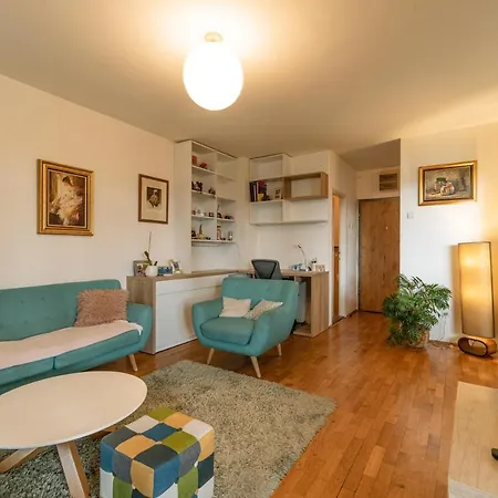 Riverside Gallery Apartment *